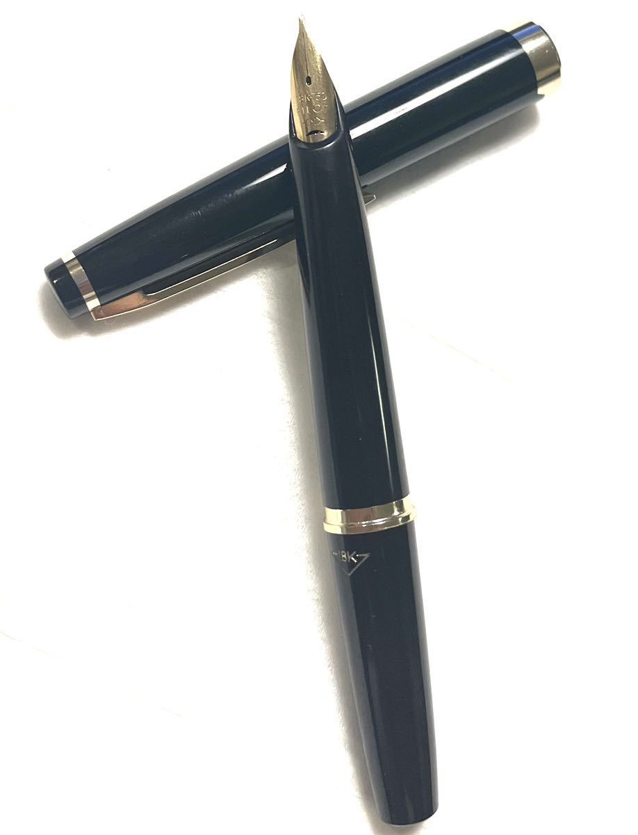 【美品】　PILOT Elite パイロット エリート ゴールド×ブラック 万年筆 ペン先18K-750刻印　中字　本体にNK-11刻印あり_画像1