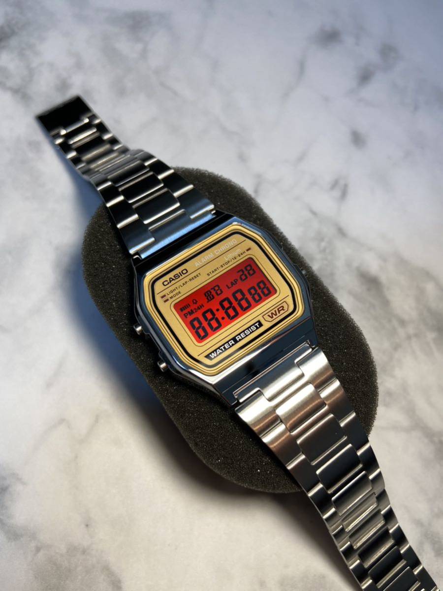 ★新品★カスタム！【送料無料】CASIO A158WE GOLDパネル チリレッド液晶 チープカシオ カスタム　タイメックス ALBA 好きにもオススメ！！