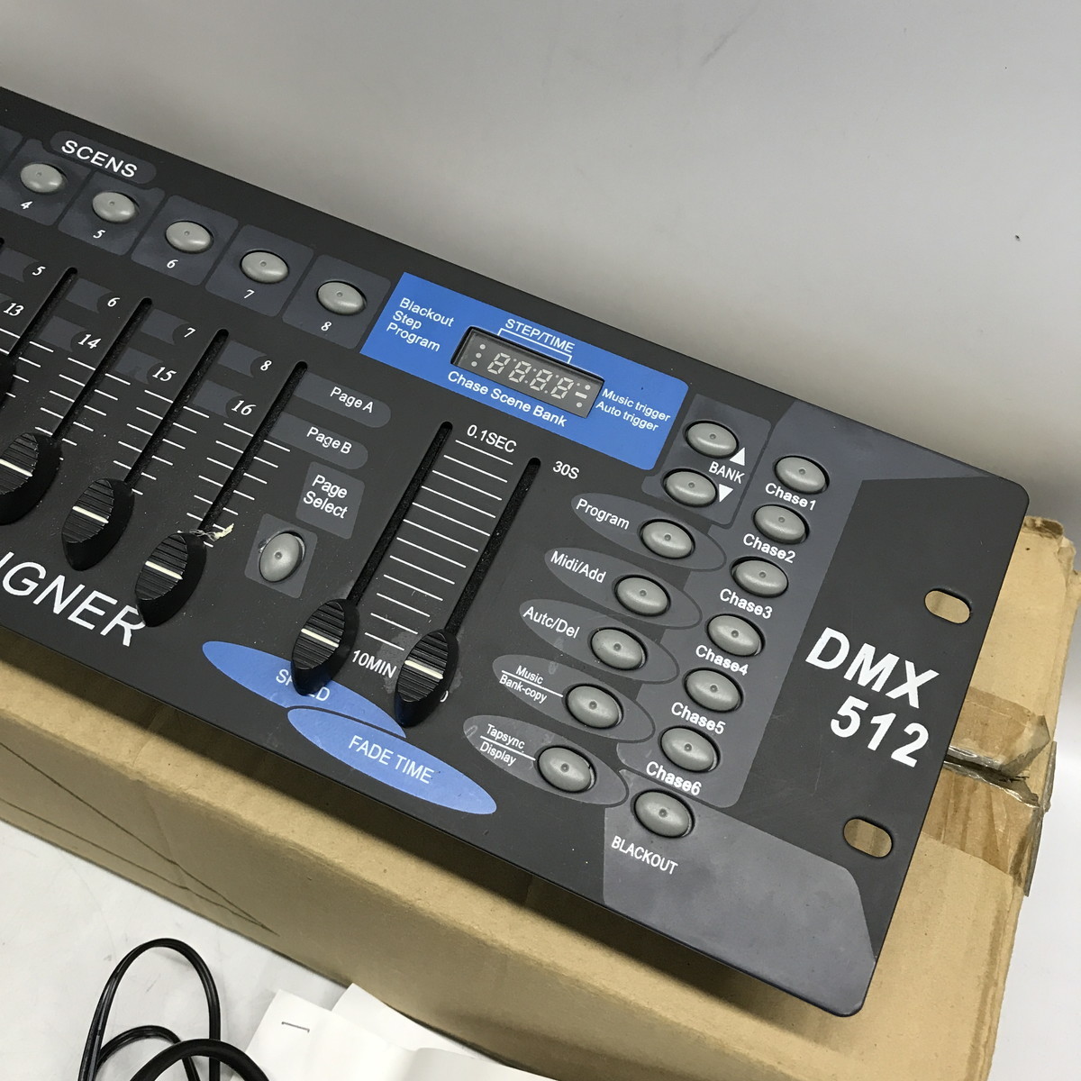 ●DMXコントローラー　DMX-192　ケーブル（DMX100）2本付き　使用に伴う小傷、汚れあり　簡単マニュアルあり　中古(u1116_7_15)_画像2