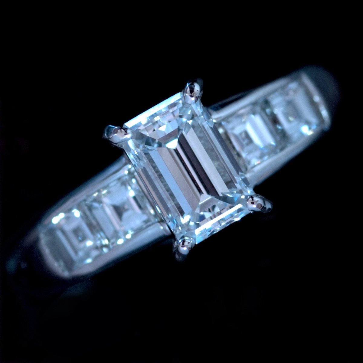 F3269 天然大粒絶品ダイヤモンド１．０５８、０．７５ct E VS2 最高級Pt900無垢セレブリティリング サイズ13号 重量7.8g 縦幅8.1mm_画像1