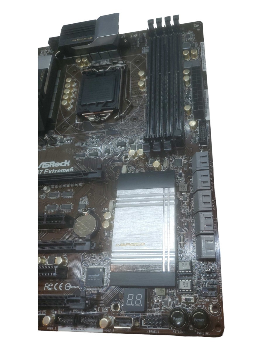 17364 ASRock/マザーボード/ATX USB3.0 SATA3 Z87 Extreme6/電源回路/最新技術/精密機器/電子部品/CPU/メモリ/パソコン/パーツ/基盤_画像8