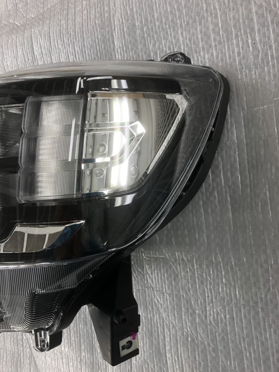 ダイハツ　タント　ファンクロス　LA650S　LA660S　左ライト　LED　W7230　_画像4