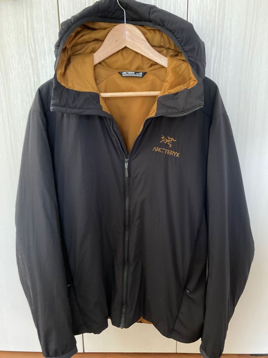 美品 限定モデル】ARC'TERYX Atom LT Hoody 金刺繍 Lサイズ 美品 限定モデル】ARC'TERYX Atom LT Hoody 金刺繍 Lサイズ