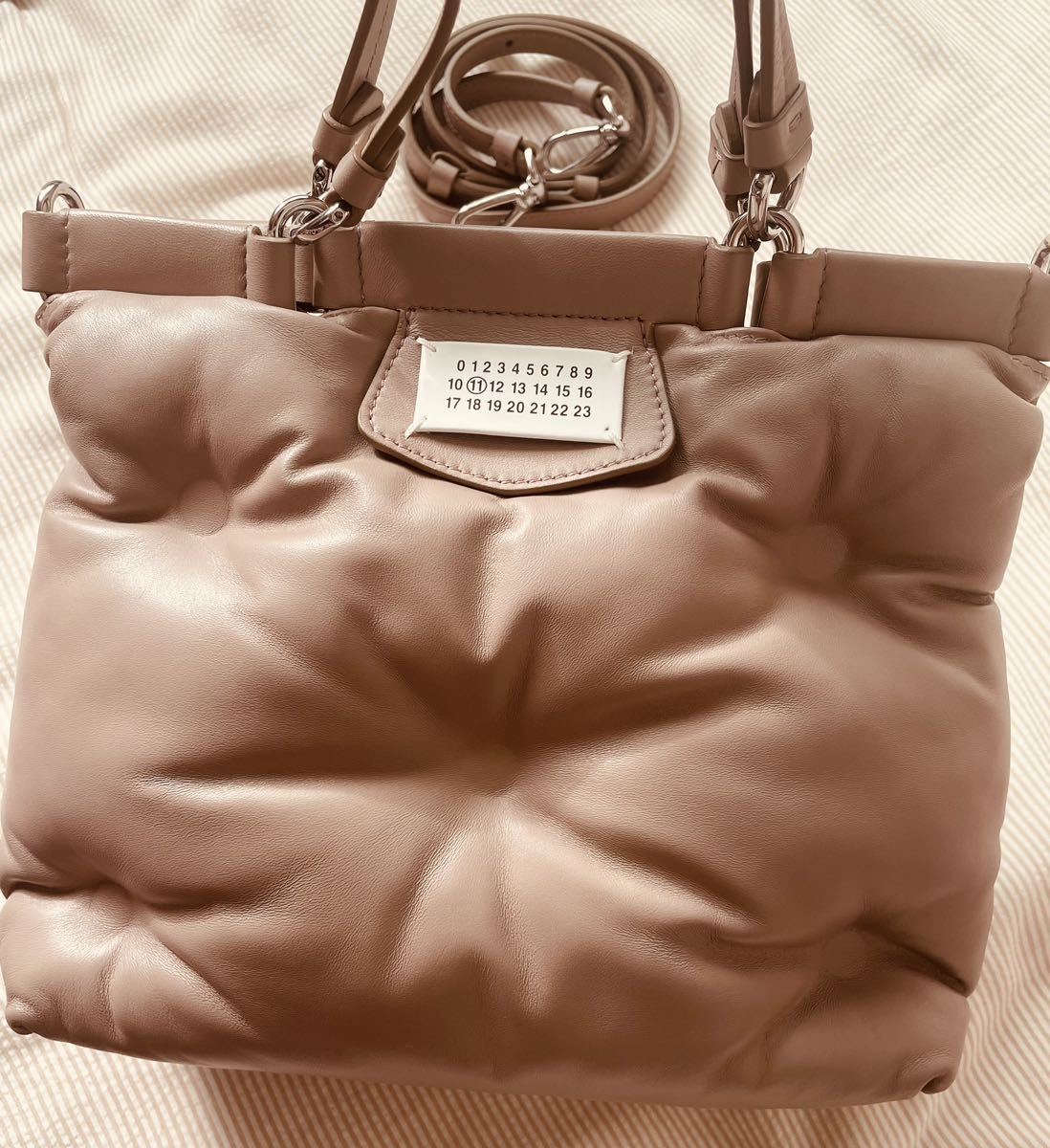 【限定品】メゾンマルジェラ　23SS新作　グラムスラム　バック　ベビーピンク　ショルダーバッグ クッションバッグ