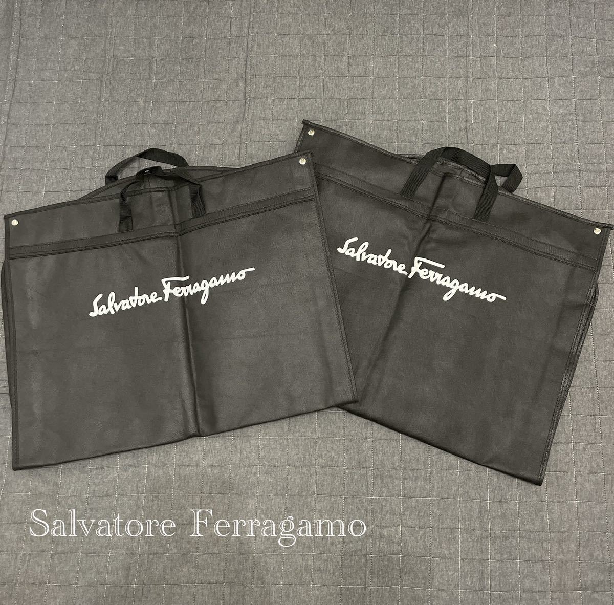 Salvatore Ferragamo サルヴァトーレフェラガモ ガーメントケース 衣装カバー 持ち手付き 小 2セット_画像1