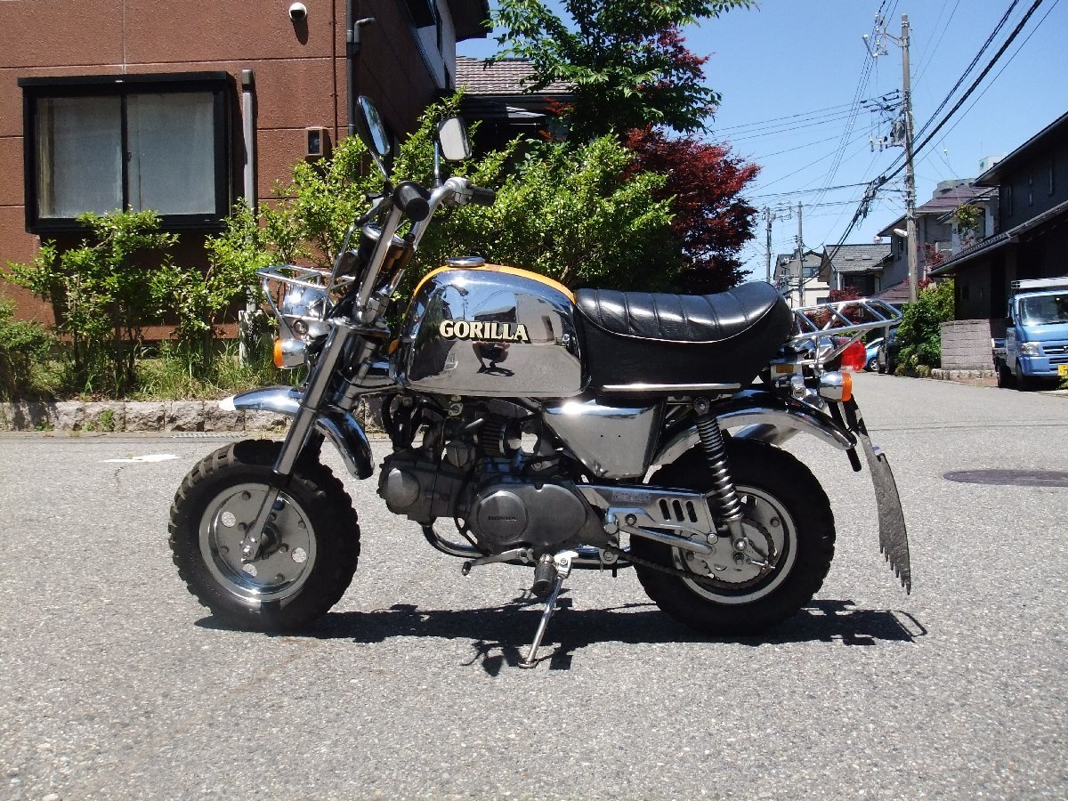 ★★　ゴリラ　東京LTD　1979　昭和54年　Z50J　キー　メイン　ハンドルロック　ヘルメットホルダー　モンキー_この車両からの取り外しです。