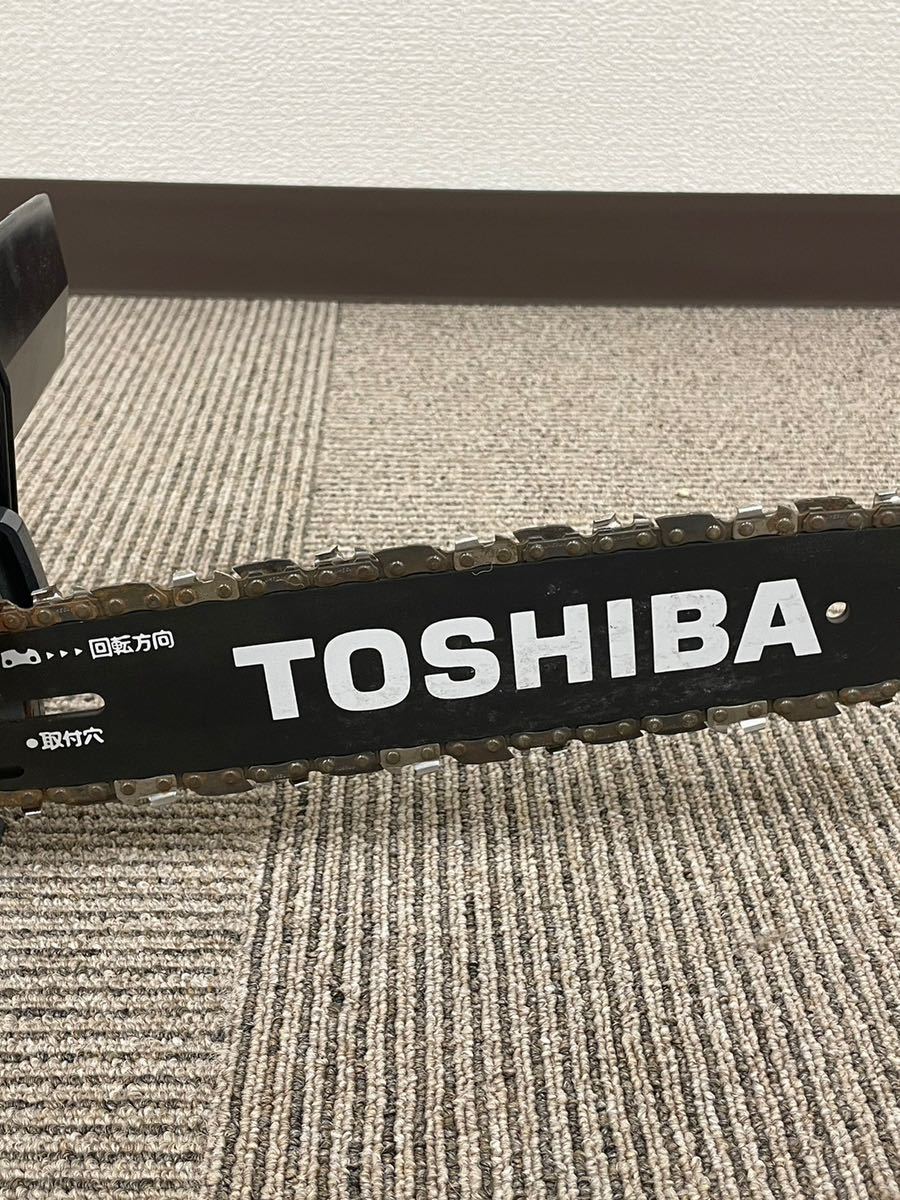 (003/11)通電確認済み TOSHIBA 東芝 電気 チェンソー チェーンソー 電動工具 HC-305A 300mm 電動チェンソー 本体 切断機_画像4