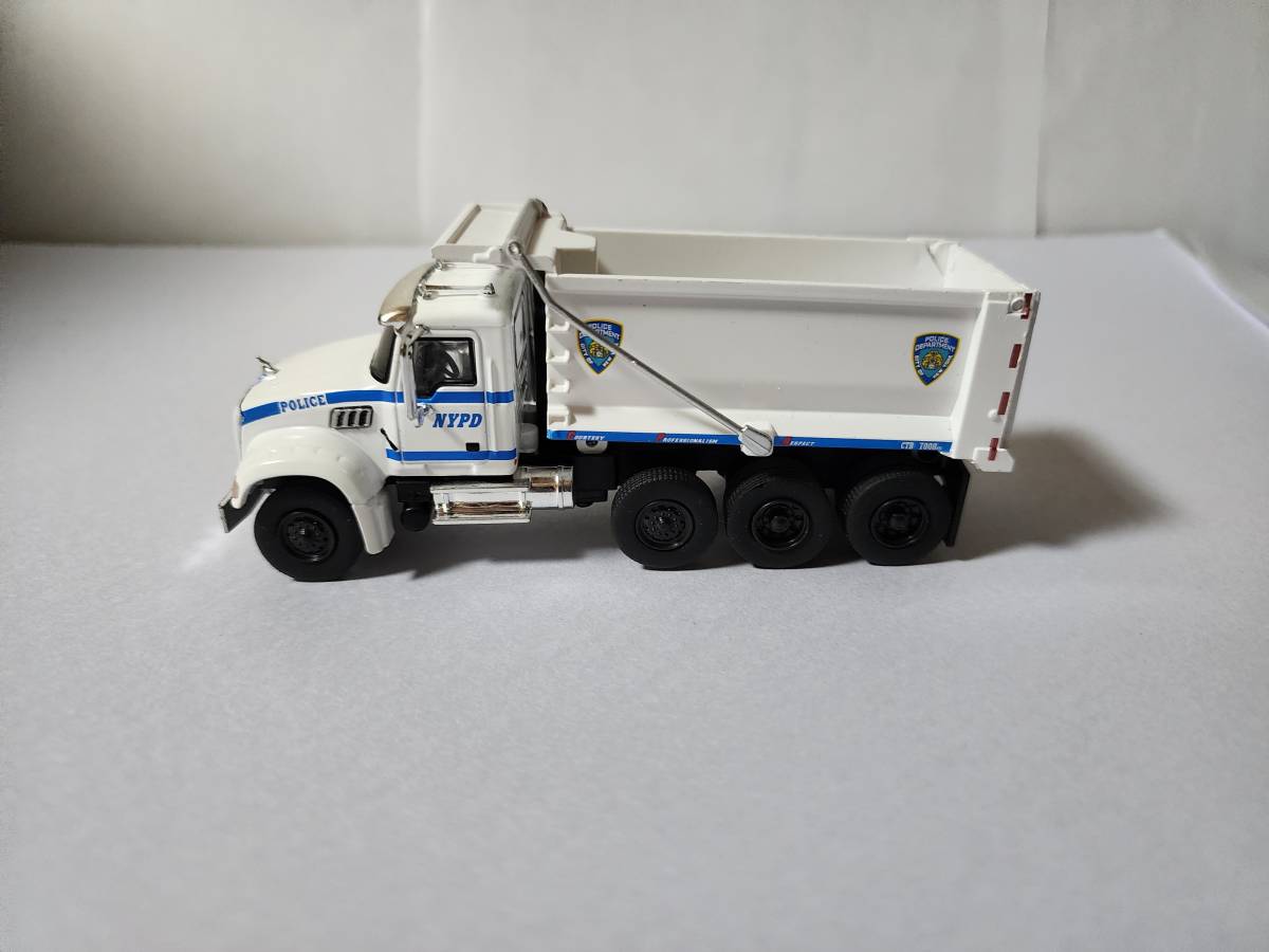 GREENLiGHT グリーンライト 1/64 2019 MACK GRANITE DUMP TRUCK NYPD (開封品、現状渡し)_画像5