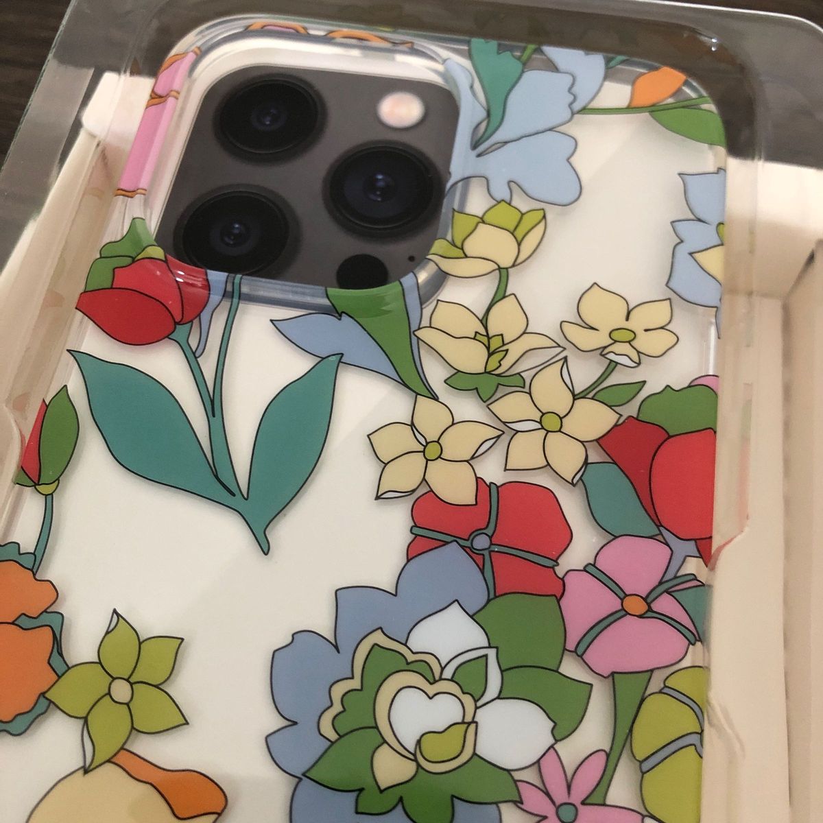 新品　ケイトスペード　iPhone14promax  ケース　フラワー　花柄