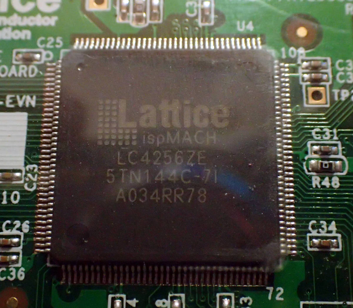 FPGA Lattice ispMACH 4256ZE ブレークアウトボード_画像2