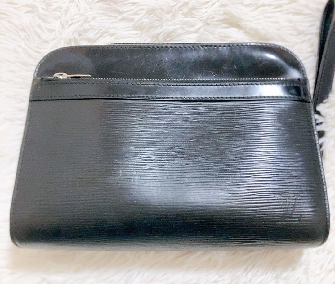 ✨良品✨ルイヴィトン エピ オシュ ノワール セカンドバッグ-