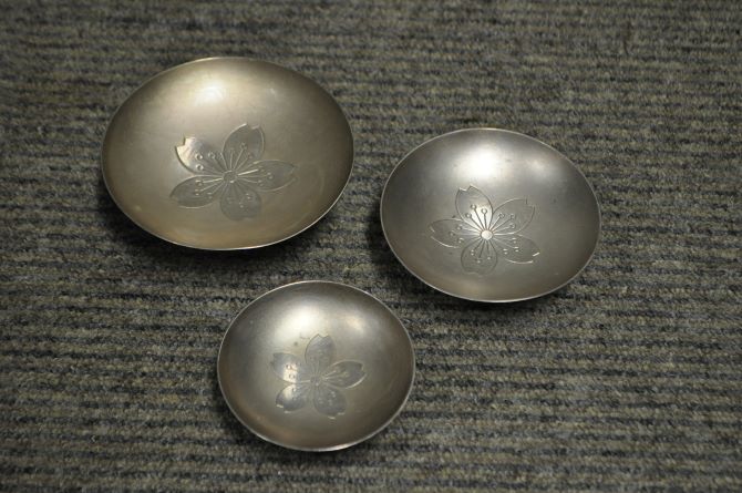 SILVER 純銀 銀製 潰し銀杯 カップなど 総量 1590gr 工芸品 SILVER 純銀 銀製 潰し銀杯 カップなど 総量 1590gr 工芸品