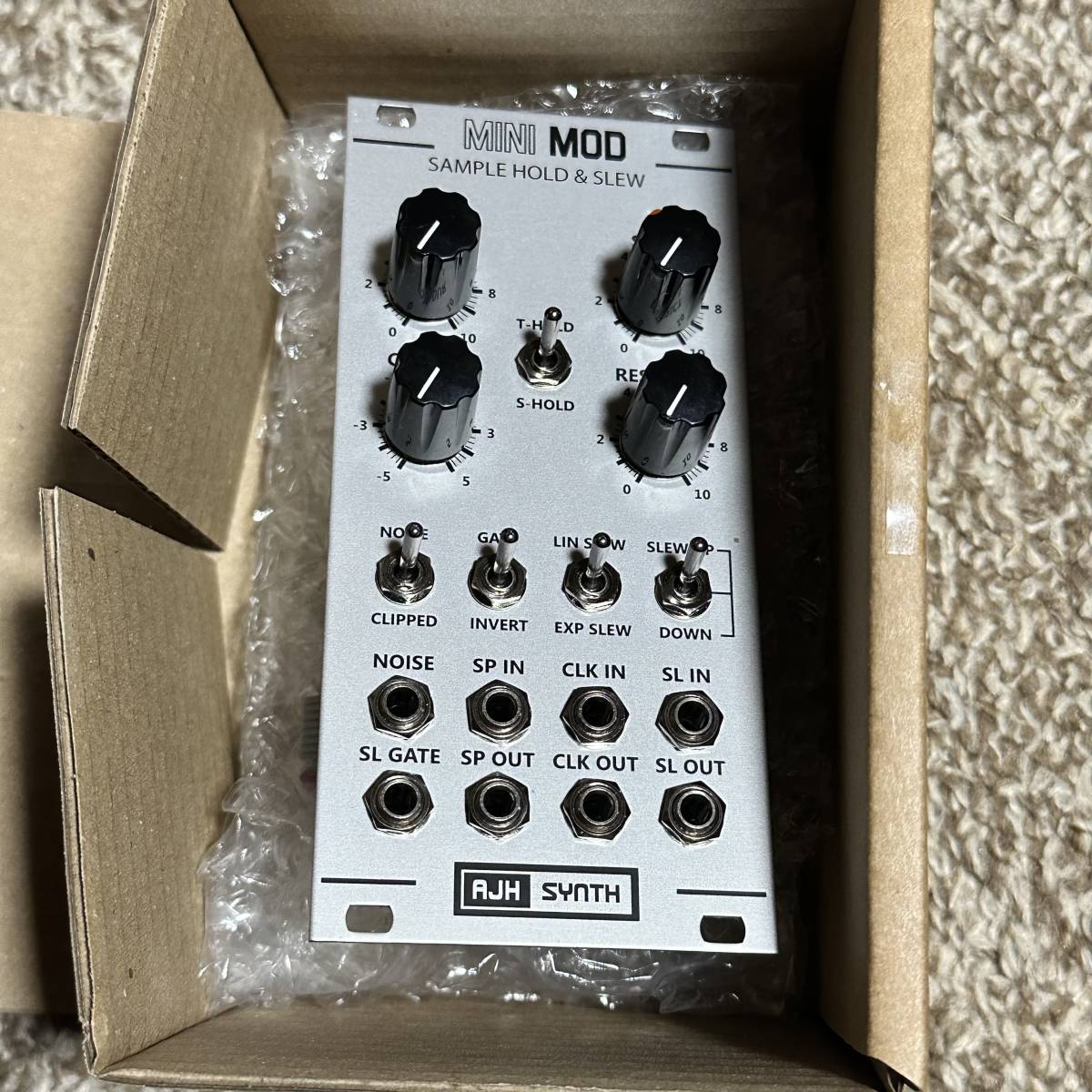 AJH Synth MiniMod Sample Hold & Slew サンプル&ホールド