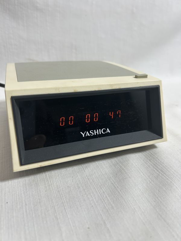 YASHICA AT-800 デジタル時計＋卓上計算機 DEGITAL CLOCK CALCULATOR ヤシカ_画像2