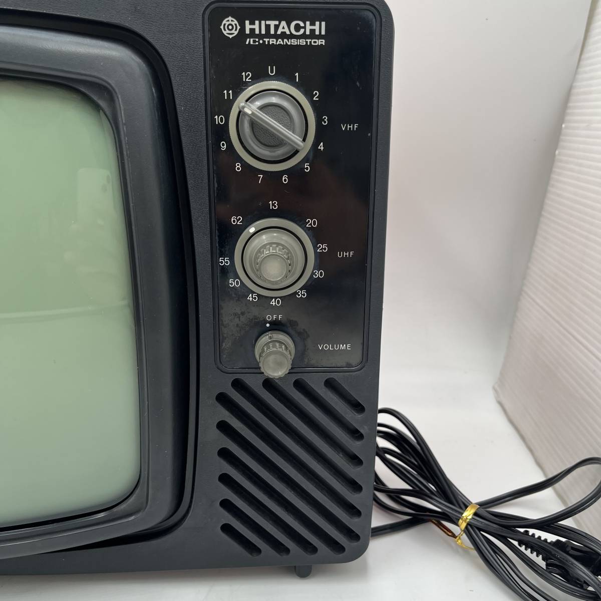 白黒テレビ 【HITACHI PX-93】 日立 白黒テレビ ブラウン管 当時物 赤色 昭和 レトロ 通電確認済み _画像3