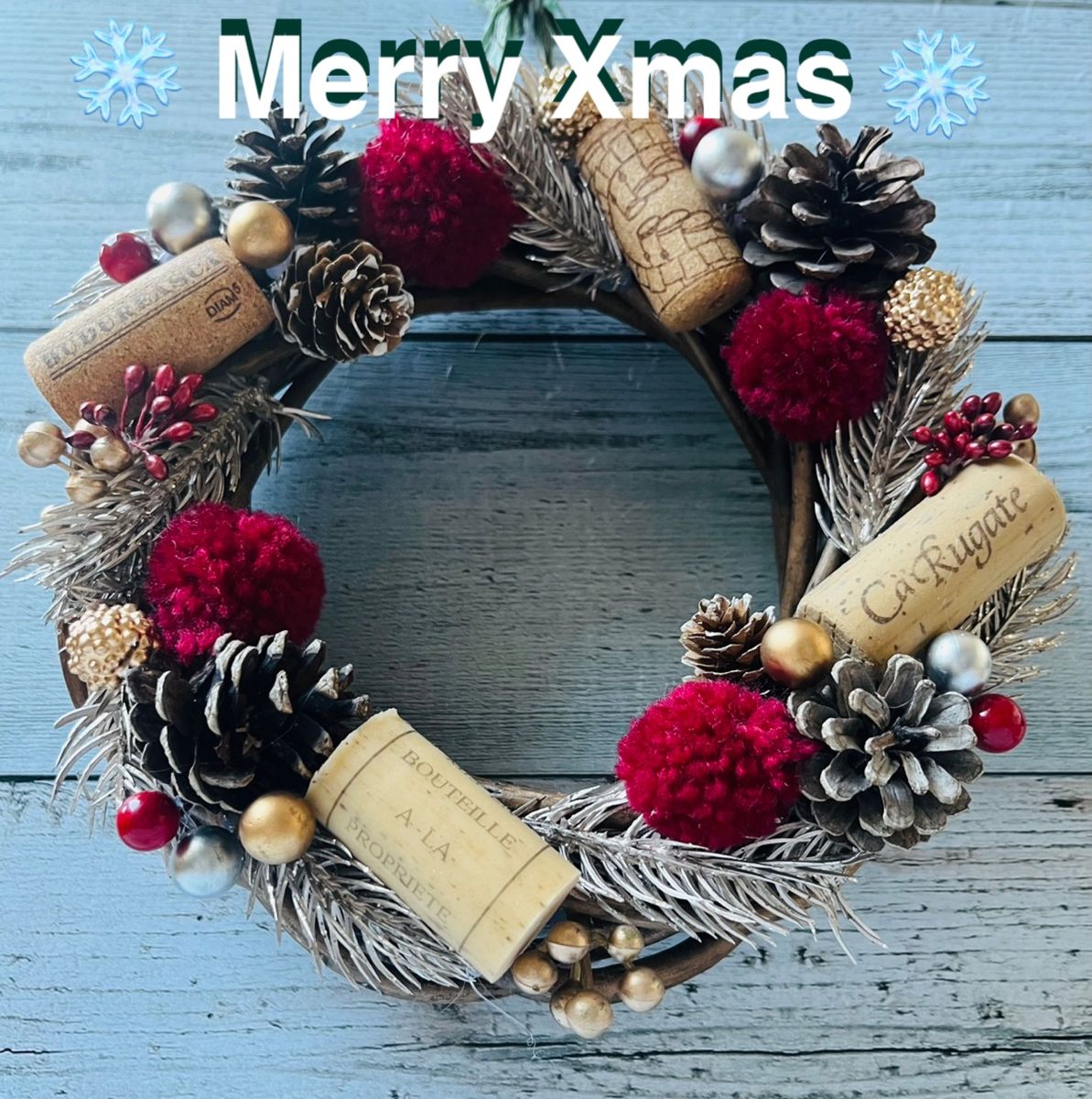 ラタン製クリスマスリース ハンドメイド コルク 赤 松ぼっくり ラタン製クリスマスリース ハンドメイド コルク 赤 松ぼっくり
