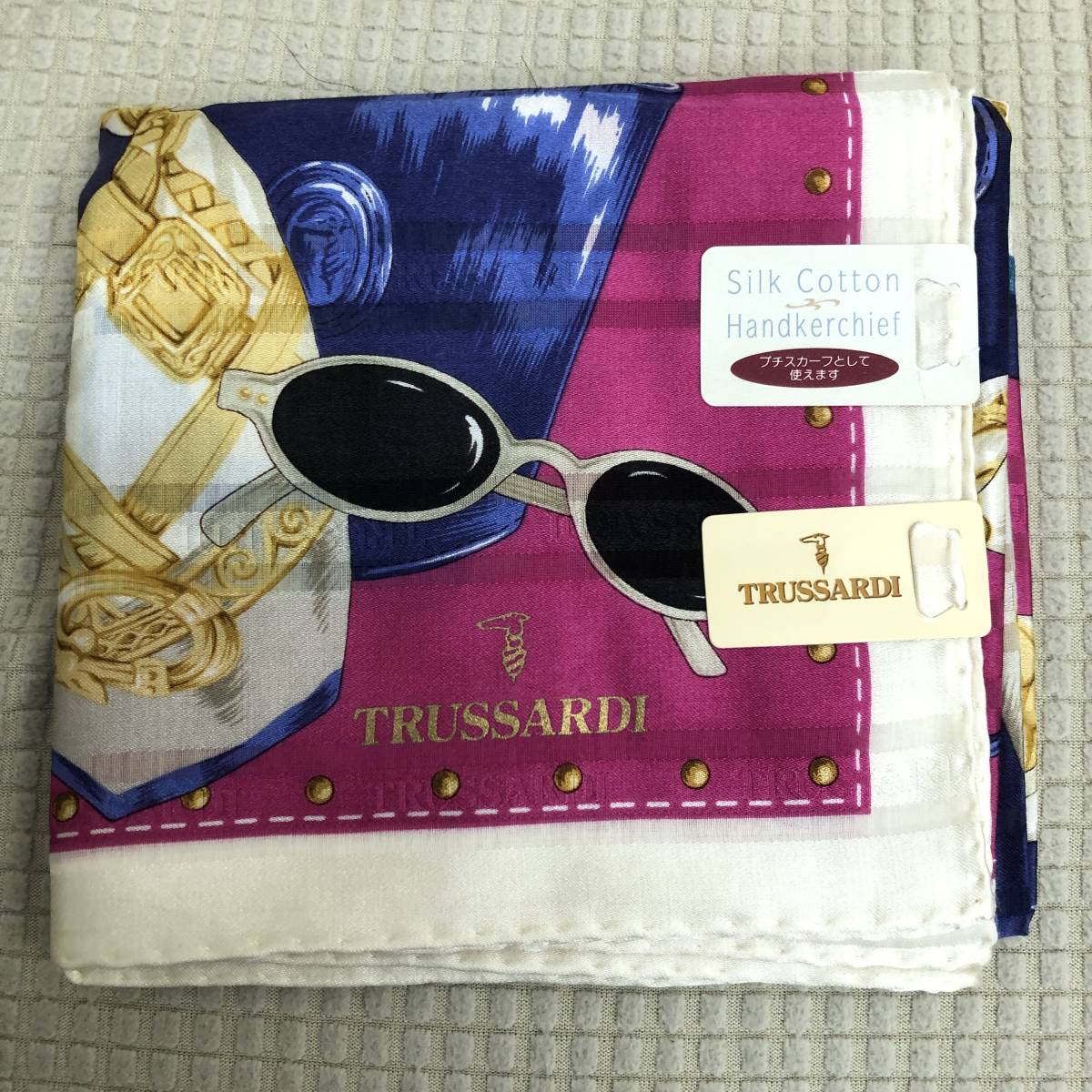 [ブランド] カワムラ「TRUSSARDI：トラサルディ 大判ハンカチ」 サイズ：約54cm×56cm スカーフとしても 絹・綿 ファッション小物_画像3