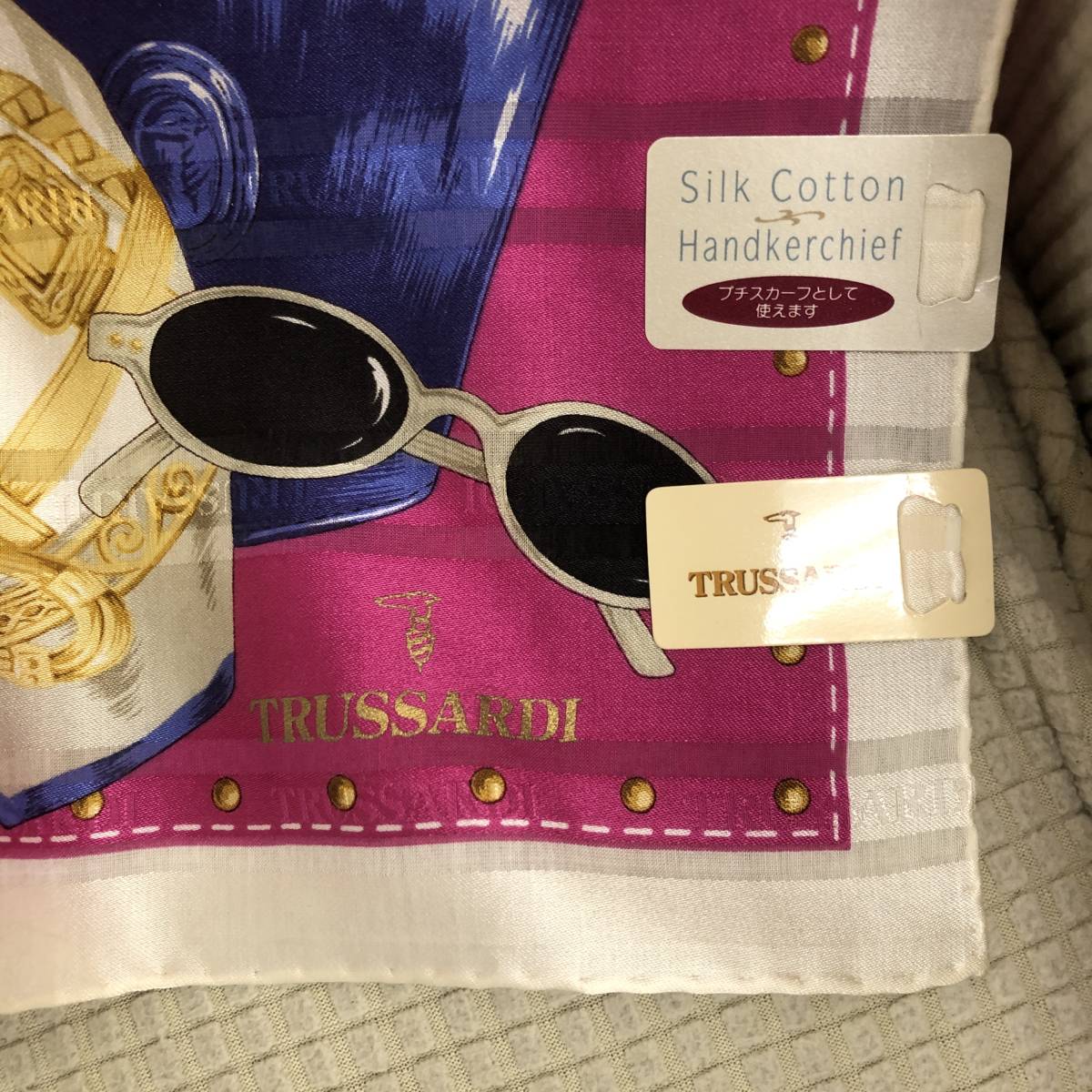 [ブランド] カワムラ「TRUSSARDI：トラサルディ 大判ハンカチ」 サイズ：約54cm×56cm スカーフとしても 絹・綿 ファッション小物_画像8