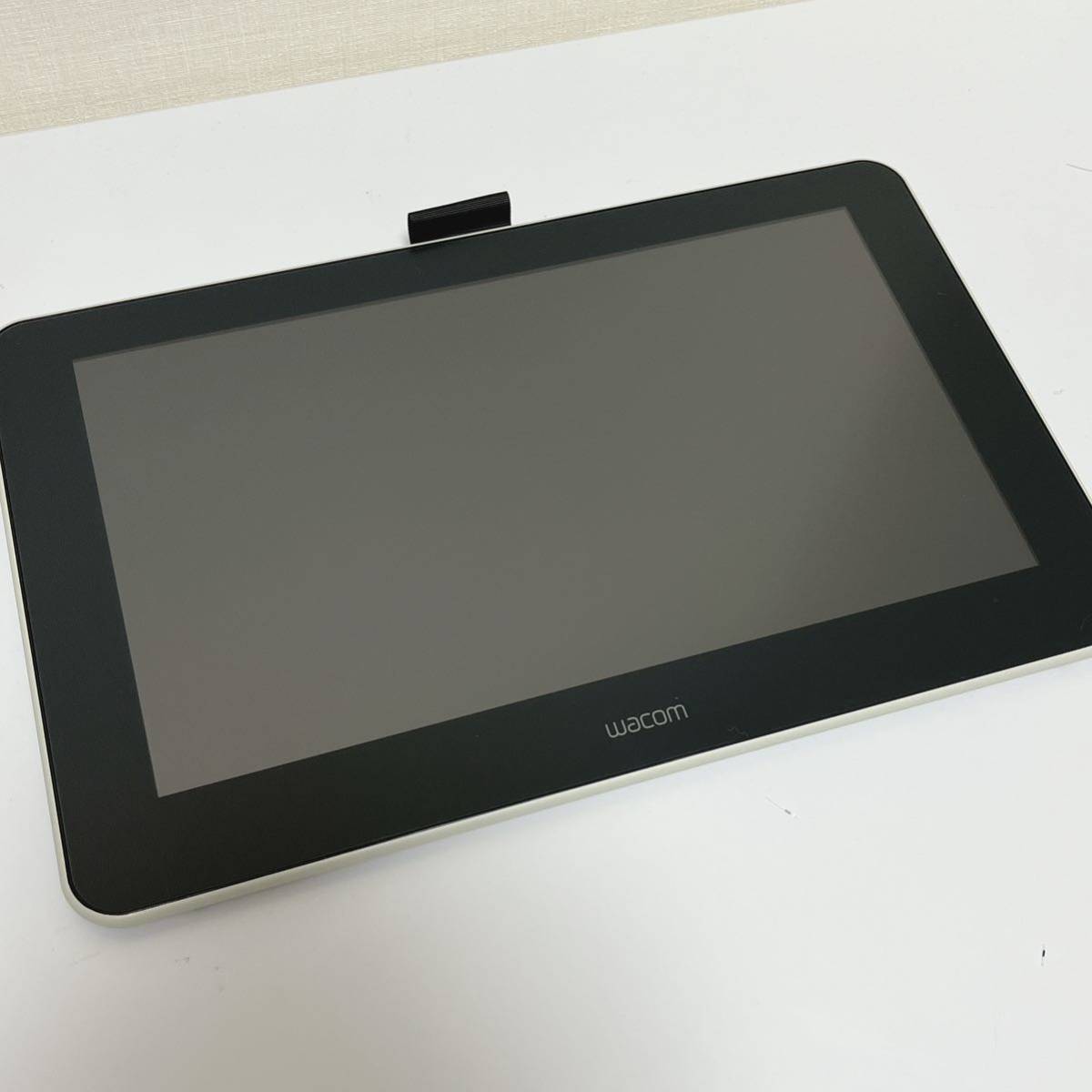 《1円～スタート》　美品　wacom ワコム 13.3インチ 液晶ペンタブレット 液タブ Wacom One 13 DTC133W1D　《送料無料》_画像5