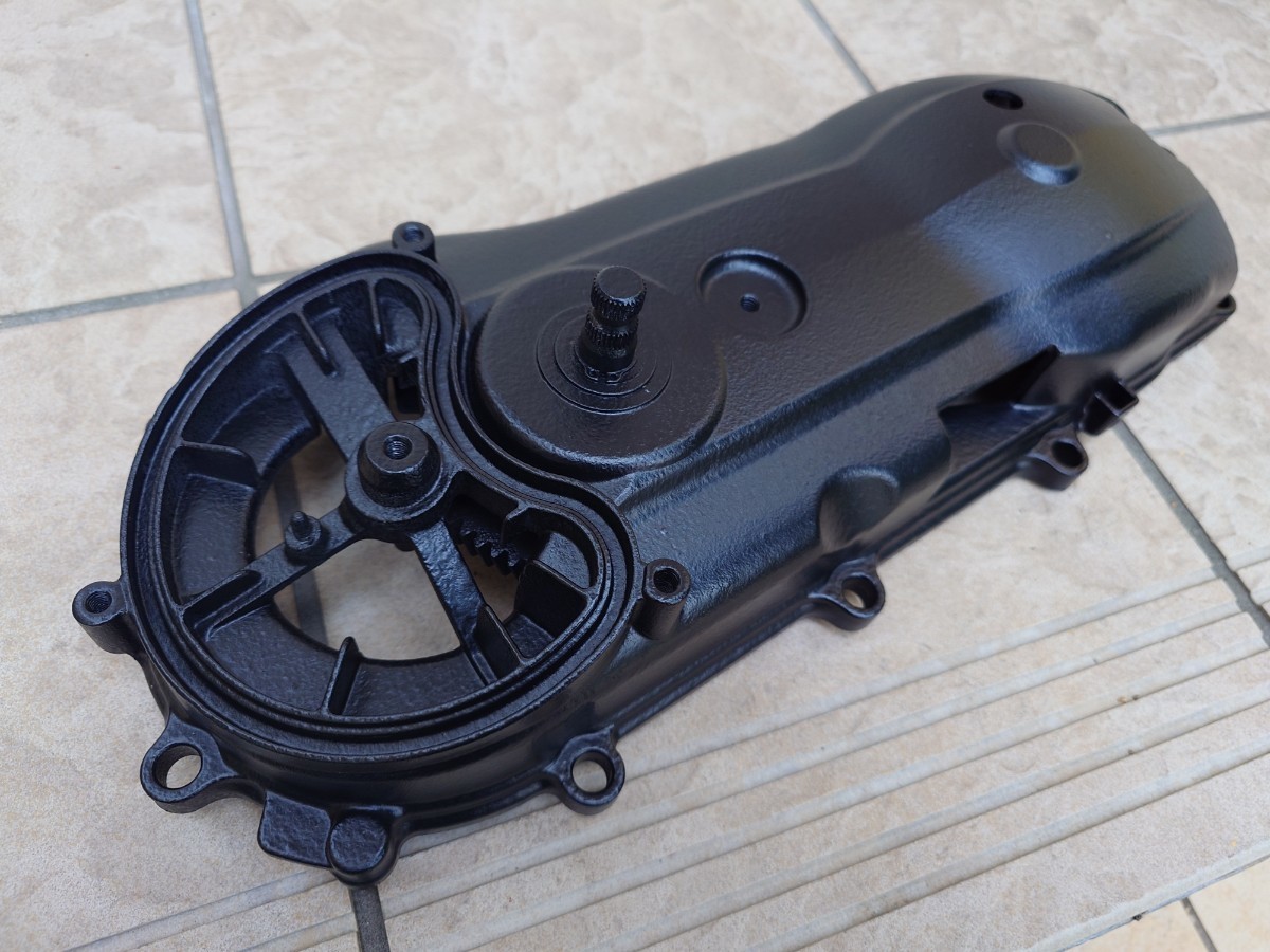 シグナスX☆純正加工クランクケースカバー☆結晶塗装風仕上げ☆1 シグナスX☆純正加工クランクケースカバー☆結晶塗装風仕上げ☆1