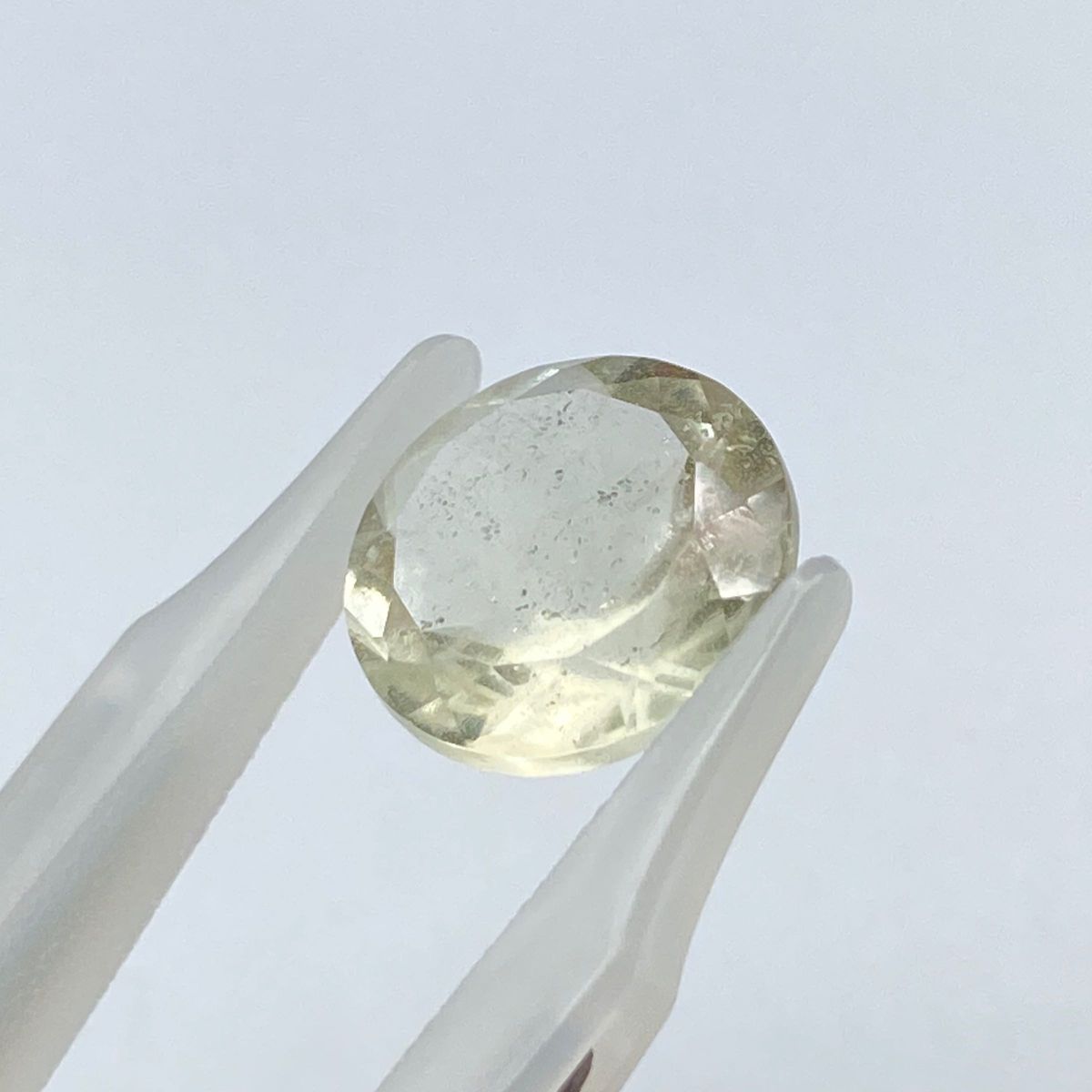 2.83ct 潜在能力を呼び起こす石　リビアングラス　ルース　天然石　粒売り