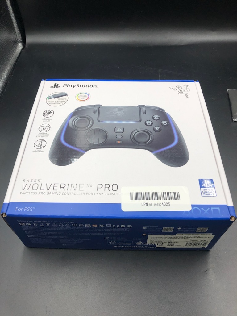 Razer Wolverine V2 Pro ps5 ワイヤレスコントローラ 中古美品 B2655_画像2