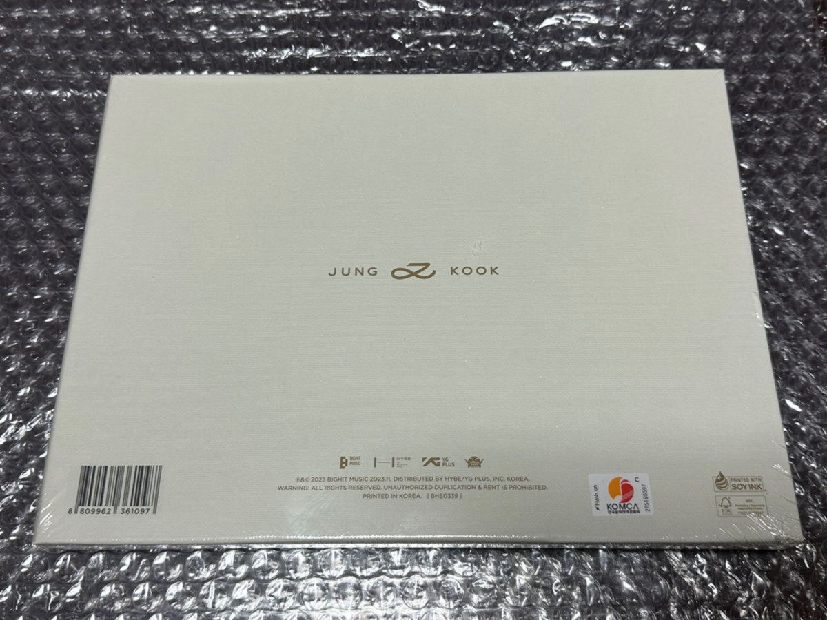 新品未開封　ジョングク　ソロアルバム　GOLDEN ゴールデン　グク　album  SOLID ホワイト　