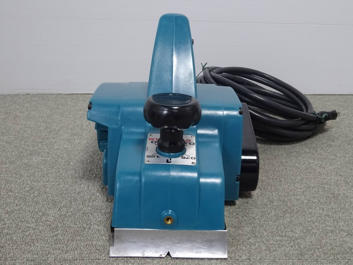 中古 makita マキタ 110mm 電気カンナ モデル1911B 100V 電動工具 小型 軽量_画像2