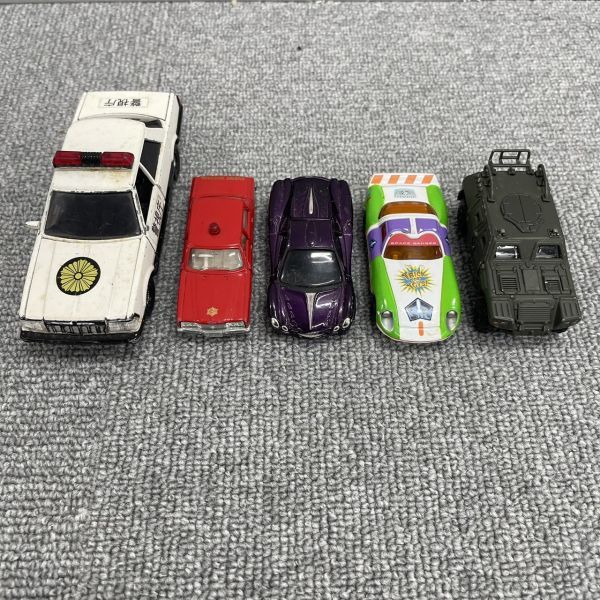 I121-CH3-96 TOMICA トミカ Yonezawa ヨネザワ Disney ディズニー パトカー 警視庁 消防庁 自衛隊 光岡オロチ ミニカー まとめ売り5点_画像1