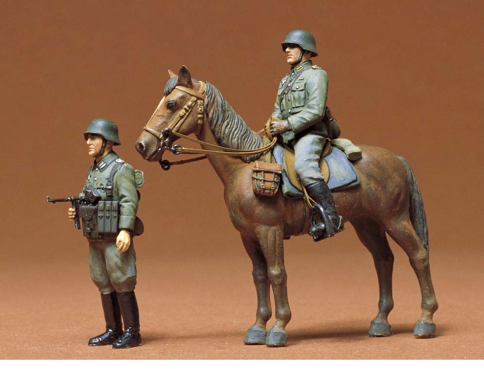 ★タミヤ(35053) 1/35 ww2 ドイツ軍将校 乗馬セット 将校2体/軍馬1頭付(定形外220円他)_メーカー組立塗装見本