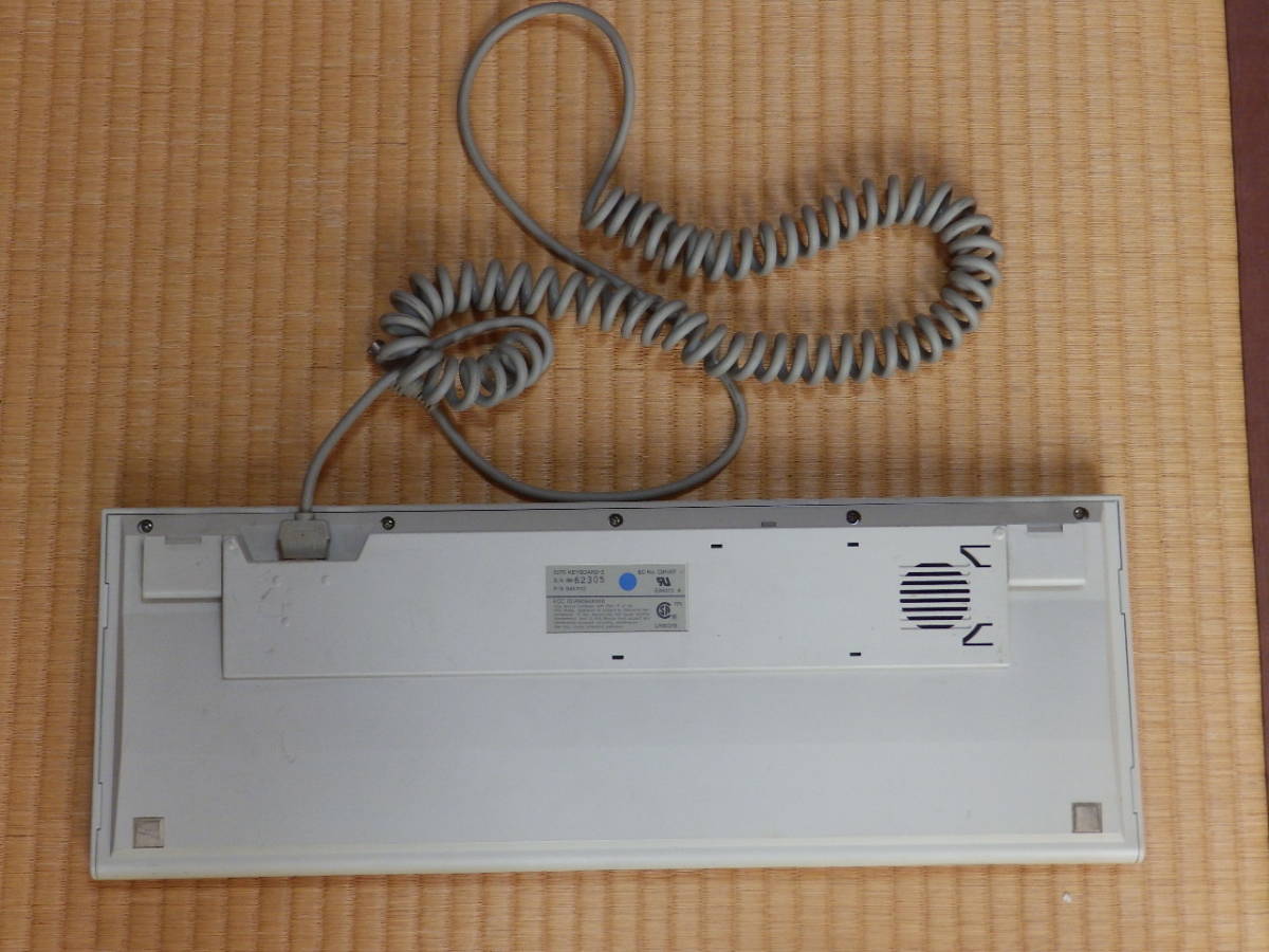 IBM メカニカルキーボード 5576-002　94X1110　KEYBOARD-2　青丸付き　PS2接続　ジャンク_画像3