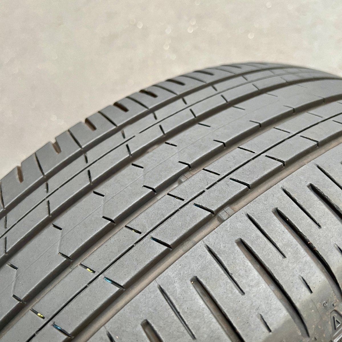 タイヤ2本セット　FALKEN ZIEX ZE310A(ファルケン ジークス)　235/60R18　2022年製　4ミリ_画像3