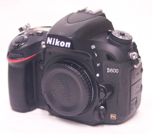 BL0152□ニコン D600 ボディ フルサイズ□ BL0152□ニコン D600 ボディ フルサイズ□