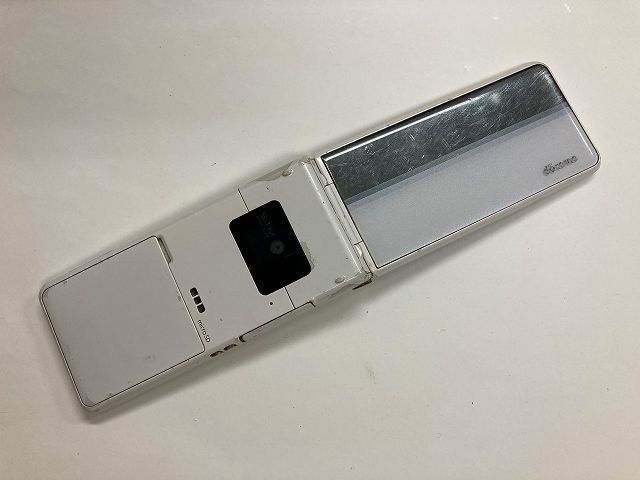 AE623 docomo P-01F ホワイト_画像2