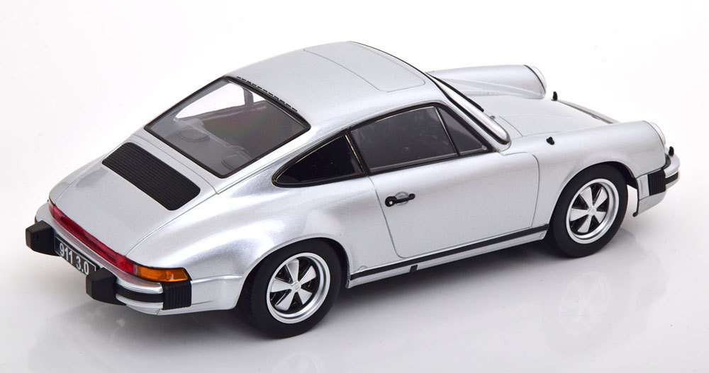 KK-Scale 1/18 ポルシェ 911 カレラ 3.0 1977 シルバー PORSCHE 911 CARRERA COUPE KKDC180632_画像2