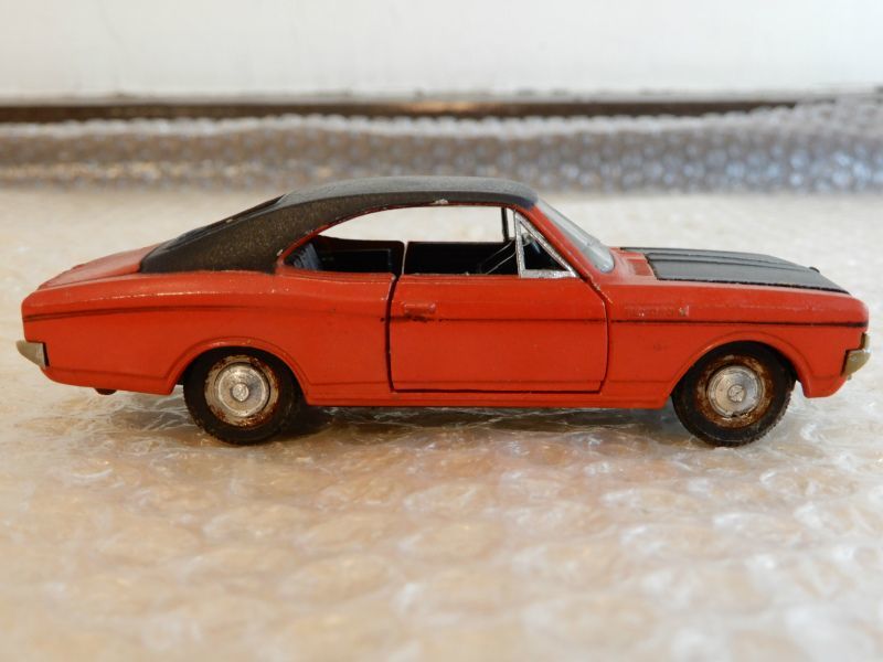 中古品 当時物 DINKY TOYS ミニカー 1420 OPEL COMMODORE 車 おもちゃ ディンキー 現状渡し_画像4