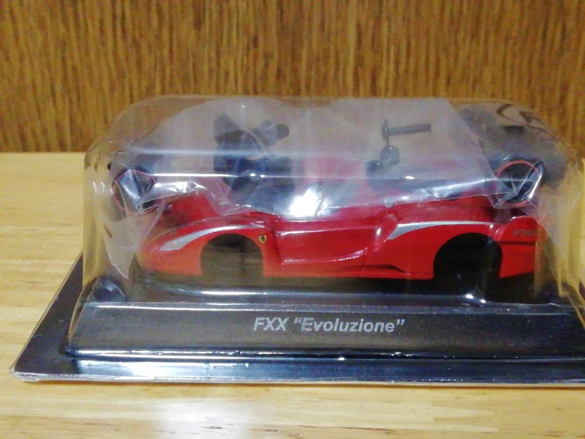 京商 1/64 フェラーリ ミニカーコレクション 11　FXX Evoluzione　FXXエボルツィオーネ　レッド　赤　未組立　ブリスター未開封品_画像2