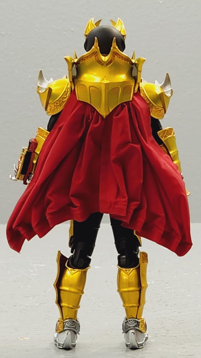 △開封 S.H.Figuarts(真骨彫製法) 仮面ライダーキバ エンペラー