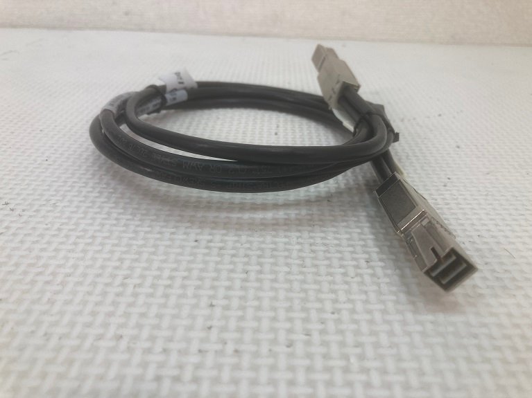 1655-O*EMC mini SAS cable * cable length 1m*038-004-378-01* used present condition delivery * postage 185 jpy ( click post )