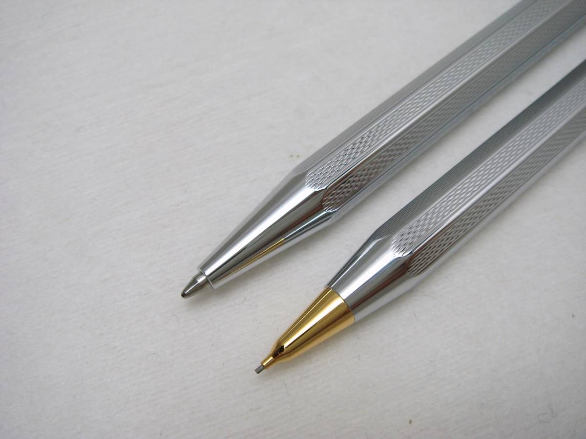 ジバンシーのボールペンとシャープペン　ほぼ未使用　とてもきれいです_画像3