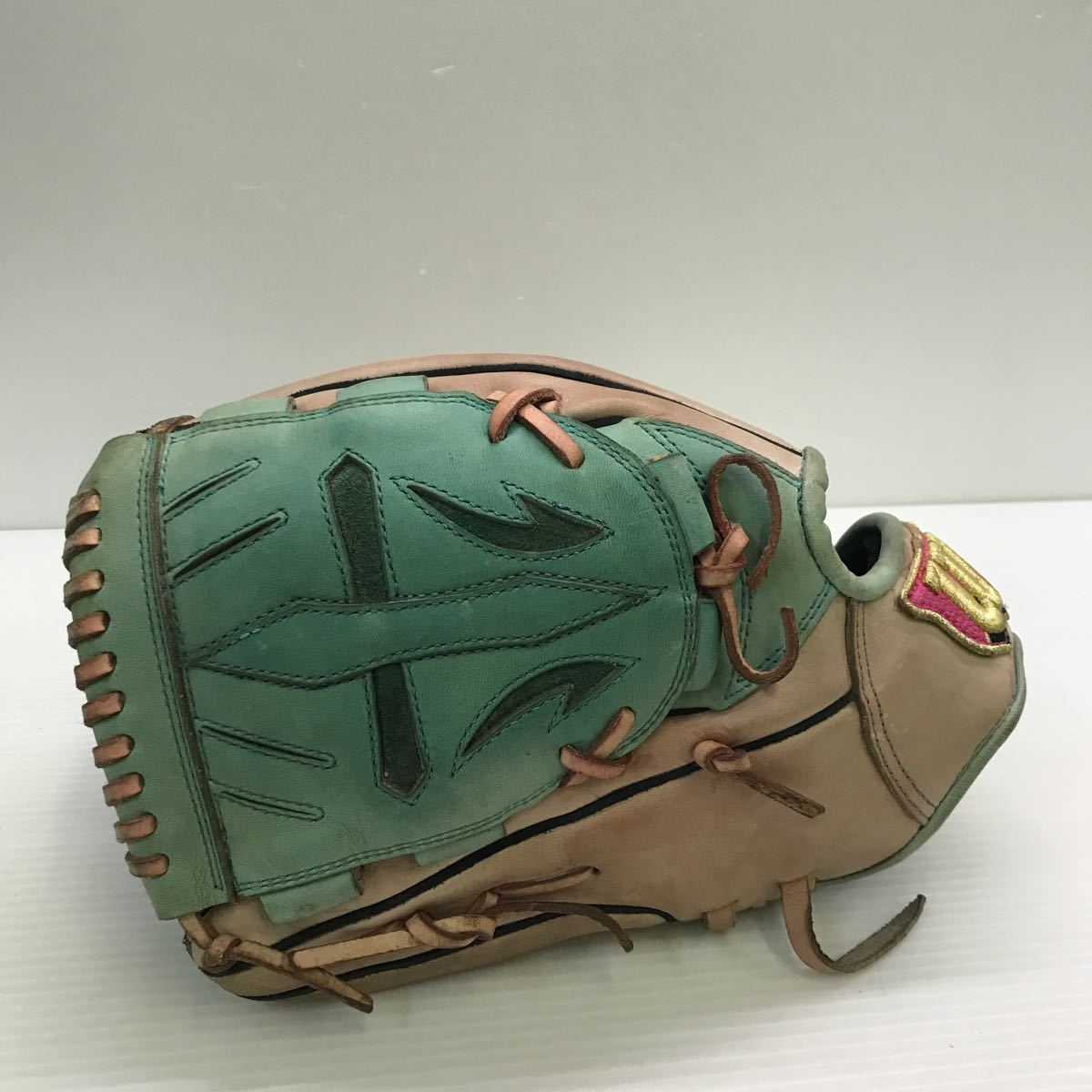 G-8291 ウィルソン Wilson ウィルソンスタッフ 軟式 内野手用 グローブ グラブ 野球 中古品 左投げ_画像2