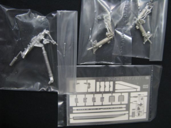 ★　ハセガワ　1/48 F-18A　　ホーネット　 U.S.ネイビー 　（訳あり） ★_画像8