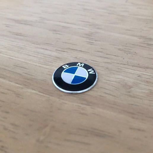 BMW 14ミリ アルミ製 １個　エンブレム シール　 e84 e83 e70 e71 e72 e81 e82 e88 キーエンブレム ハンドル 鍵穴隠し キーレス ロゴ f10_画像2