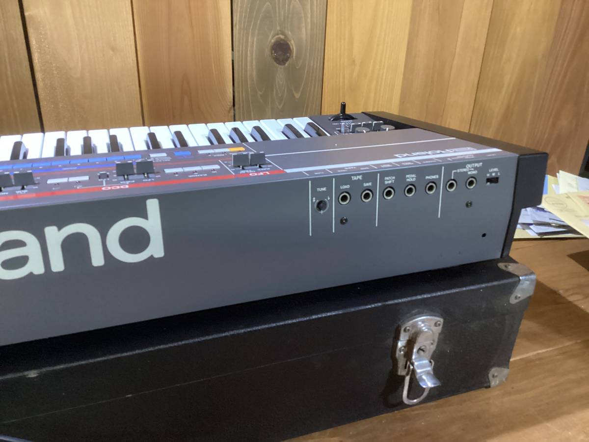 Roland ローランド JUNO-106 シンセサイザー ハードケース付き　通電確認のみ　本体美品　動作未確認　現状品_画像8