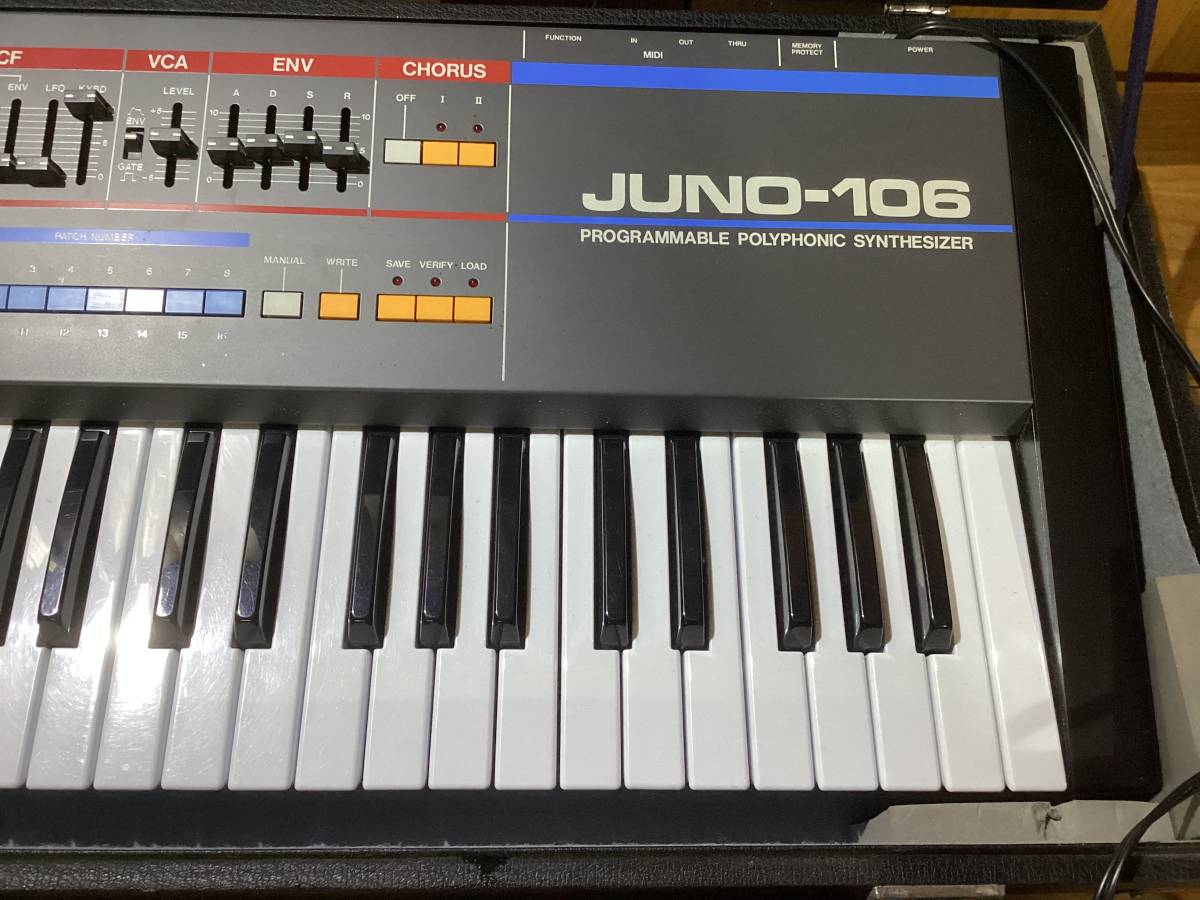 Roland ローランド JUNO-106 シンセサイザー ハードケース付き　通電確認のみ　本体美品　動作未確認　現状品_画像2