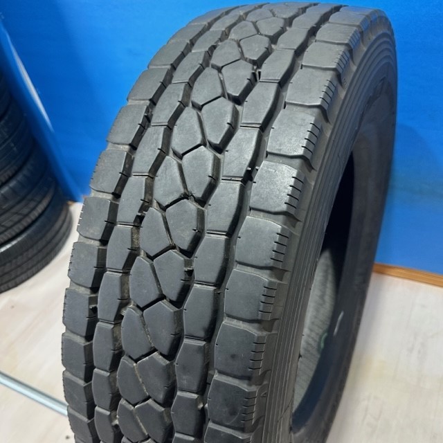 【2020年製造】　245/70R19.5　136/134 J　ブリヂストン　ECOPIA M801 ミックスタイヤ　245/70/19.5　1本　トラックタイヤ_画像1