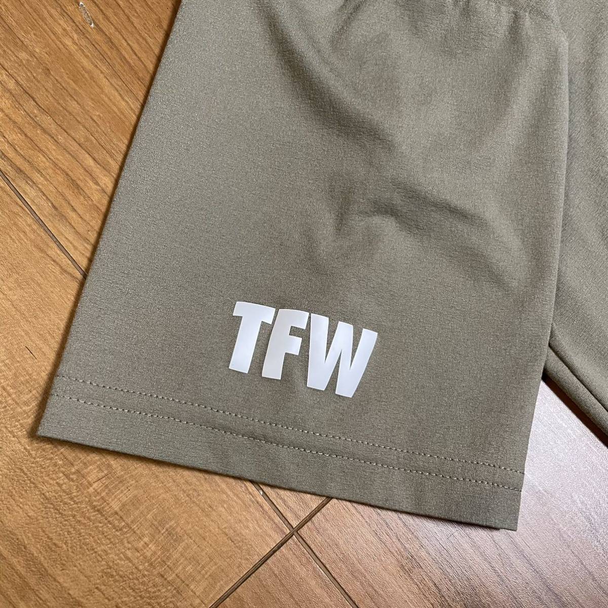 tfw49 モックネック　半袖　Tシャツ　M カーキ　junhashimoto ゴルフ_画像3