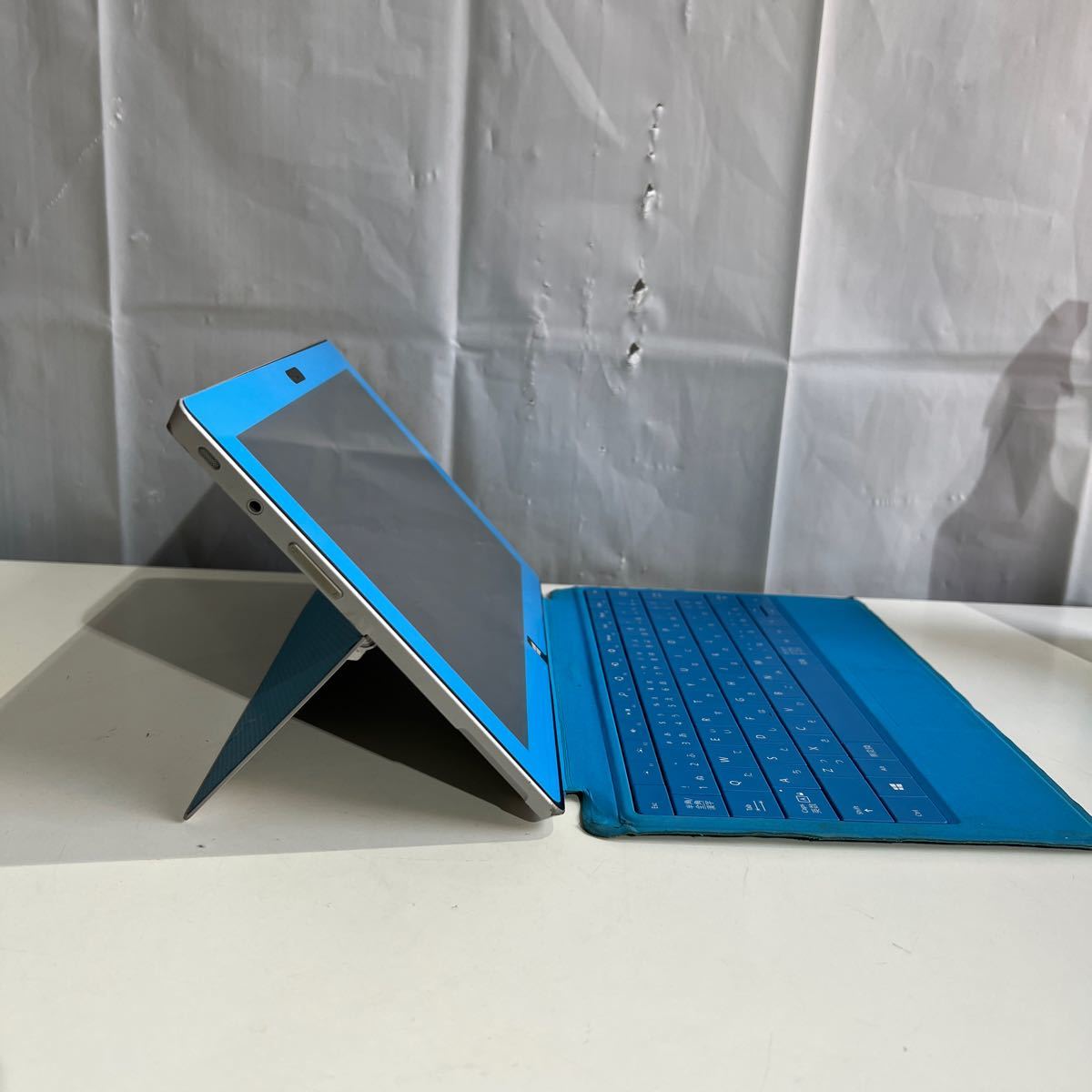 管S231107 k ★☆ マイクロソフト Surface Pro モデル1572 /32GB ジャンク扱い 動作未チェック ☆★_画像4