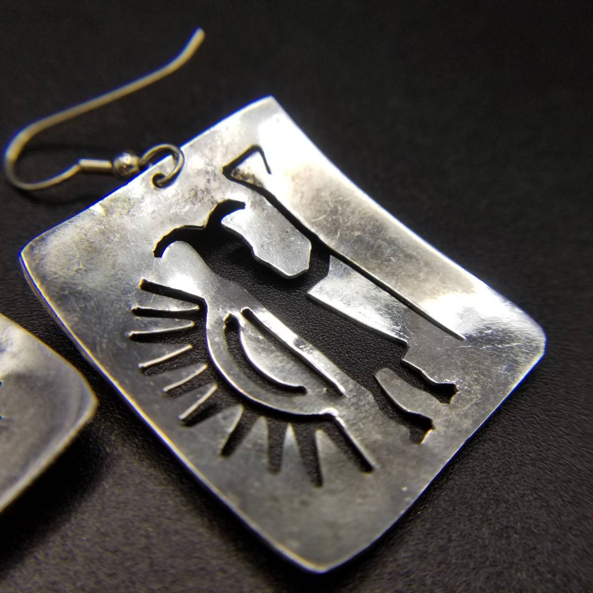 太陽と悪魔 サウスウェスタンジュエリー シルバー ヴィンテージ フックピアス モチーフ SUN & DEVIL オープンワーク シルエット 10Y-H