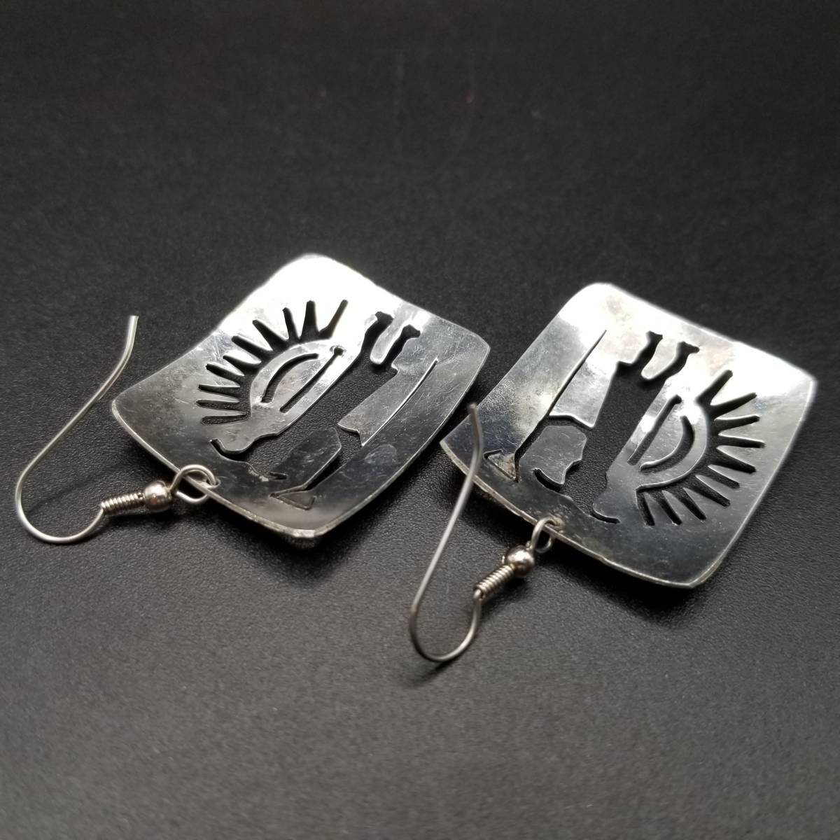 太陽と悪魔 サウスウェスタンジュエリー シルバー ヴィンテージ フックピアス モチーフ SUN & DEVIL オープンワーク シルエット 10Y-H